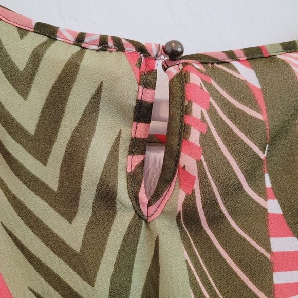 C Cold Shoulder Plant Print Dress Size Small - Picture 11 of 15